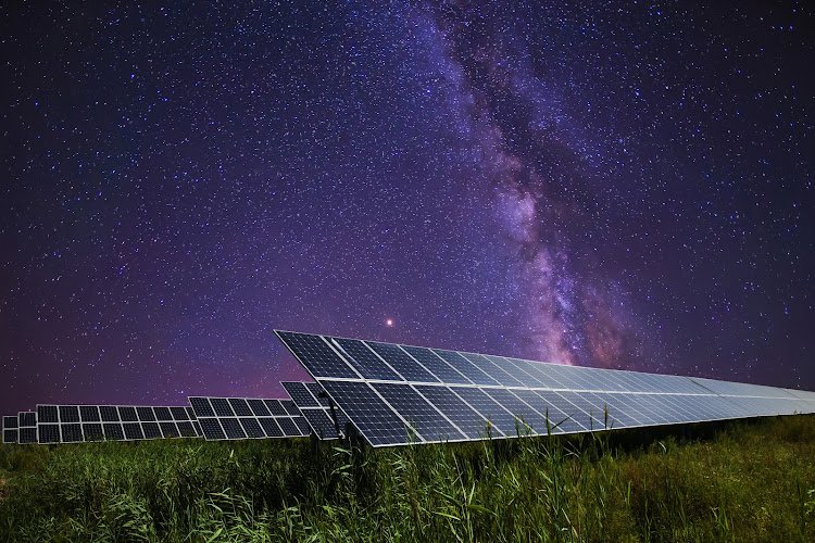 Solar photovoltaic panels and the Milky Way, Solar photovoltaic panels at night
