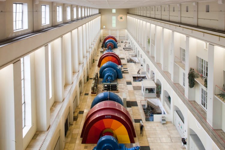 Wasserkarftwerk der GDF-Suez an der Pfreimd/Oberpfalz. Turbinenhalle.
